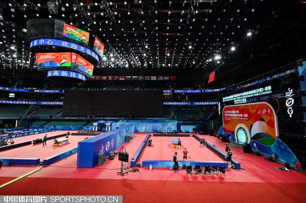 2021 赛季：坦帕湾光芒队王牌投手格拉斯诺因为 UCL 韧带撕裂，面临漫长复健